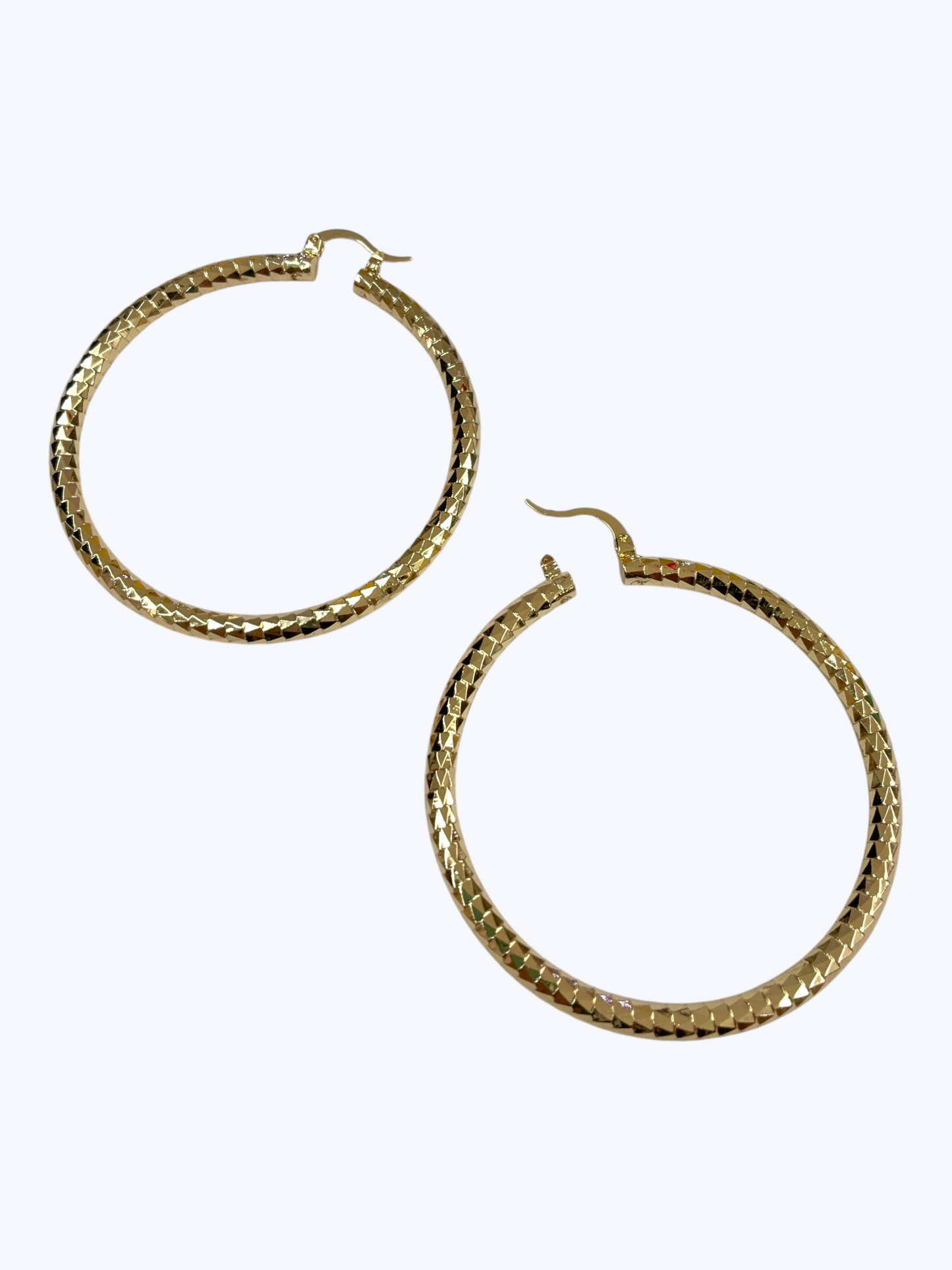 Timeless Textured Hoop Earrings | E2574