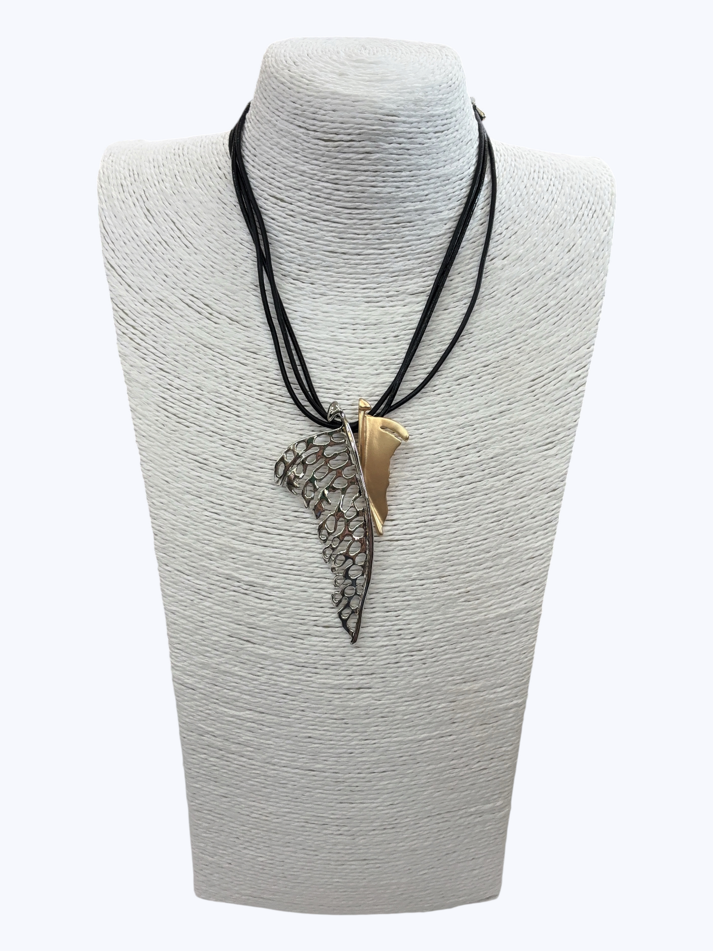 Two-Tone Pendant Short Necklace - N5312