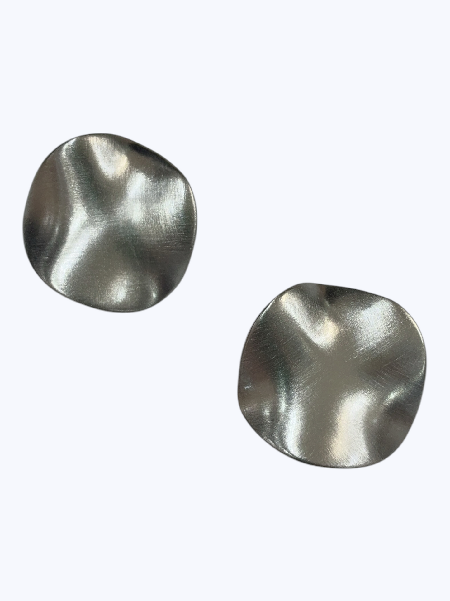 Hammered Circle Clip-On Earrings - E2588