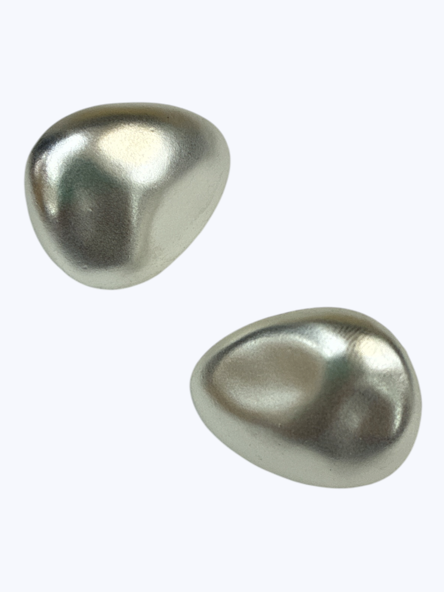 Matte Teardrop Clip Earrings - E2590