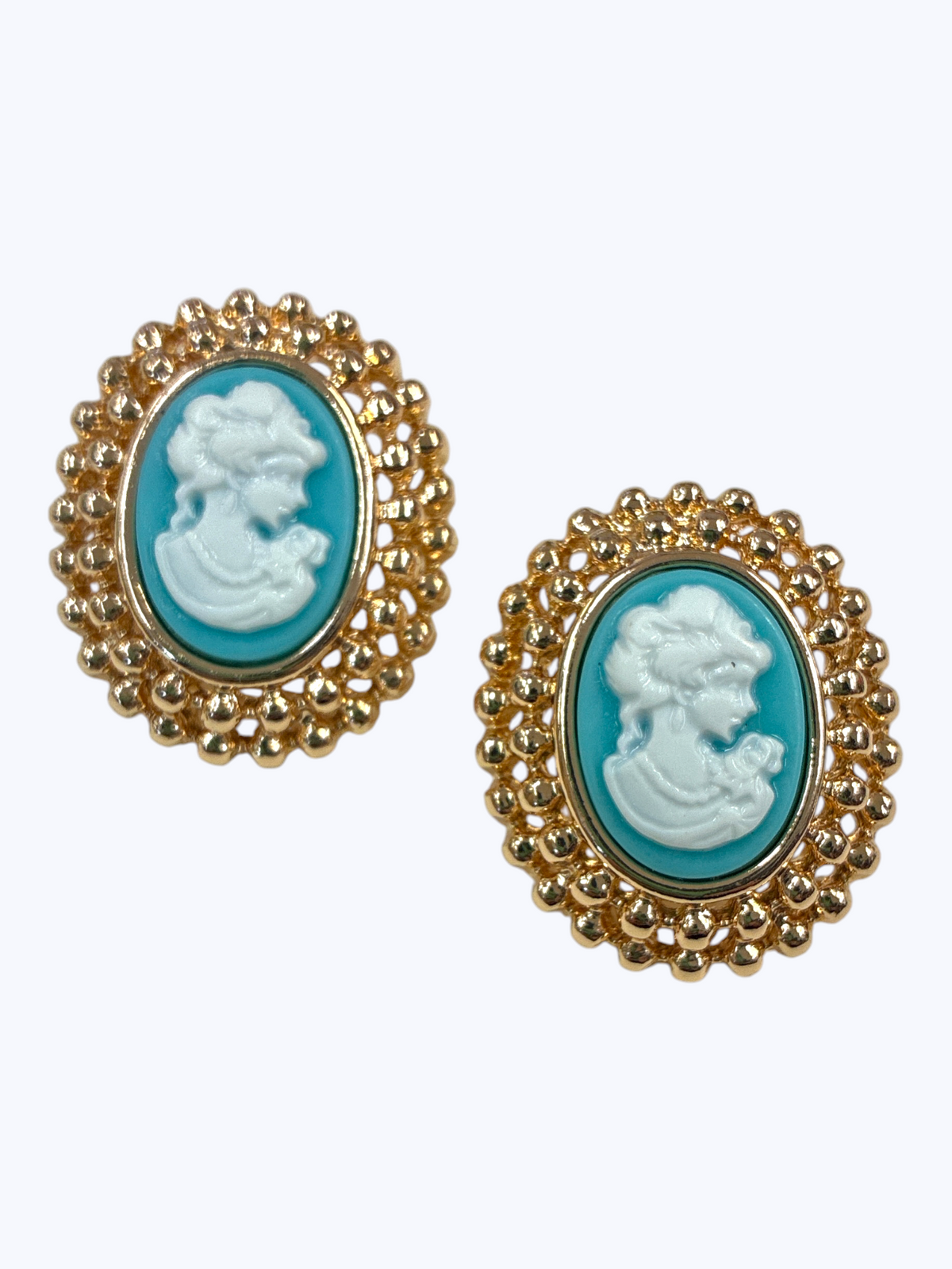 Vintage Cameo Oval Earrings | E2677