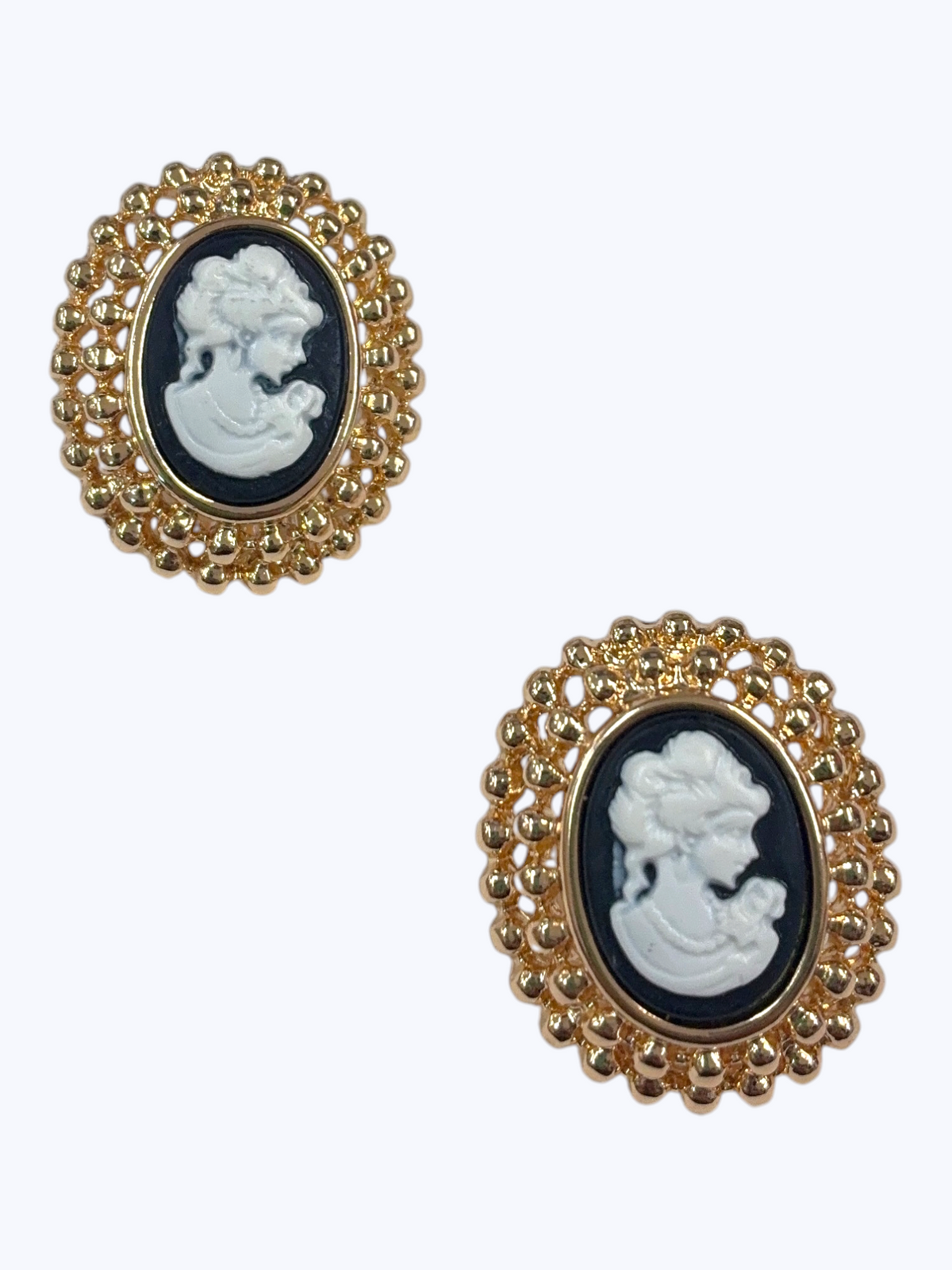 Vintage Cameo Oval Earrings | E2677