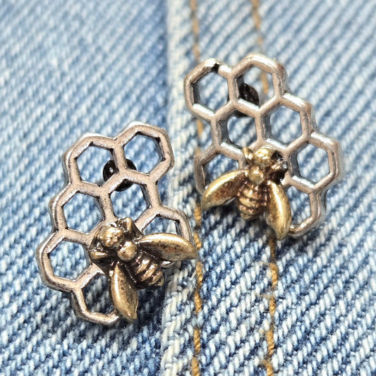 E1141 QE4413 Bee with hive Design Drop post Earrings