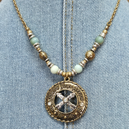 N0504 QNE13188 Arrow Crossed design Circle Pendant Necklace