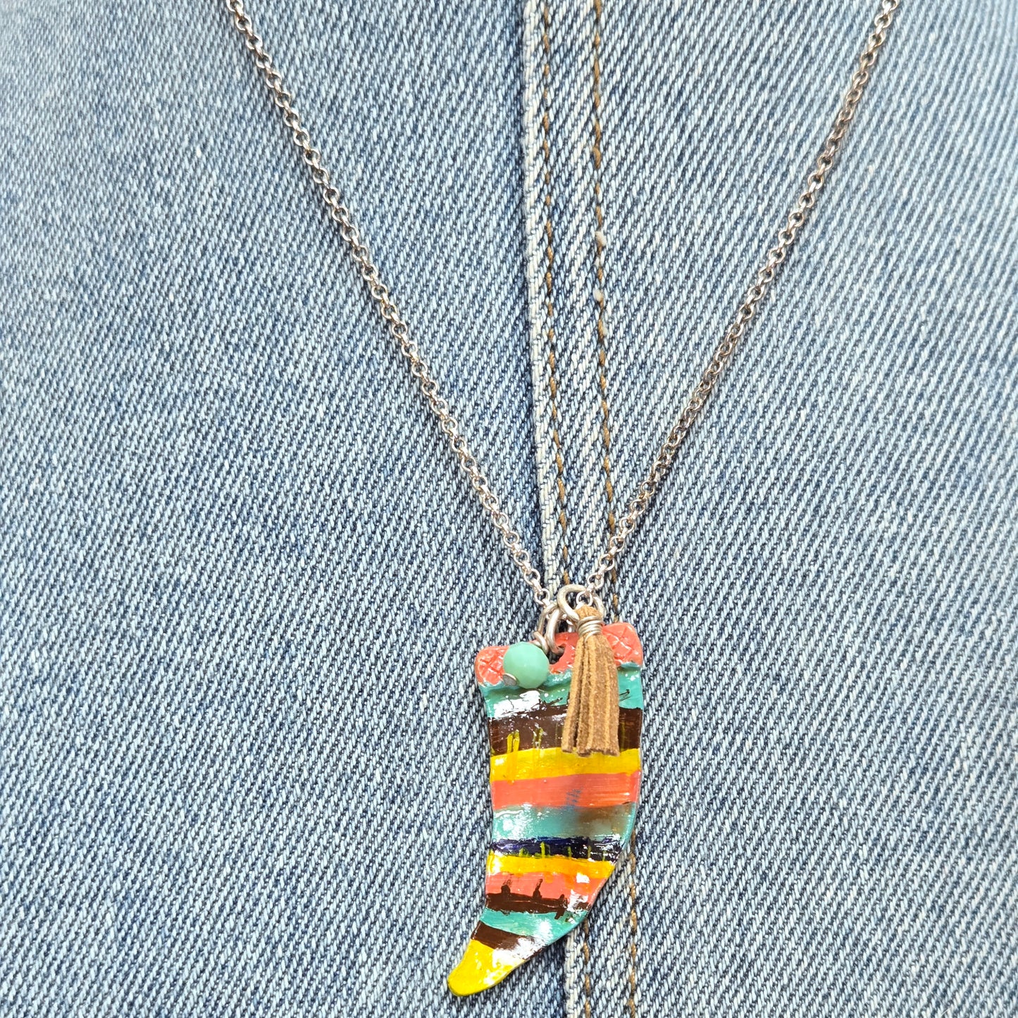 N0542 QNE14818 Fang Design Pendant Necklace