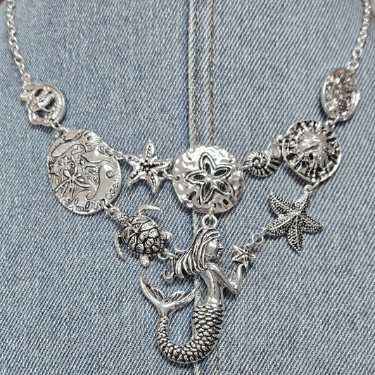 N0554 QNE15366 Mermaid Sea life Designs Linked Pendant Necklace
