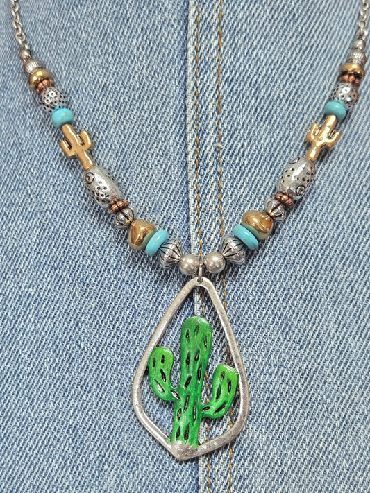 N0553 QNE15881 Cactus Design Pendant Necklace