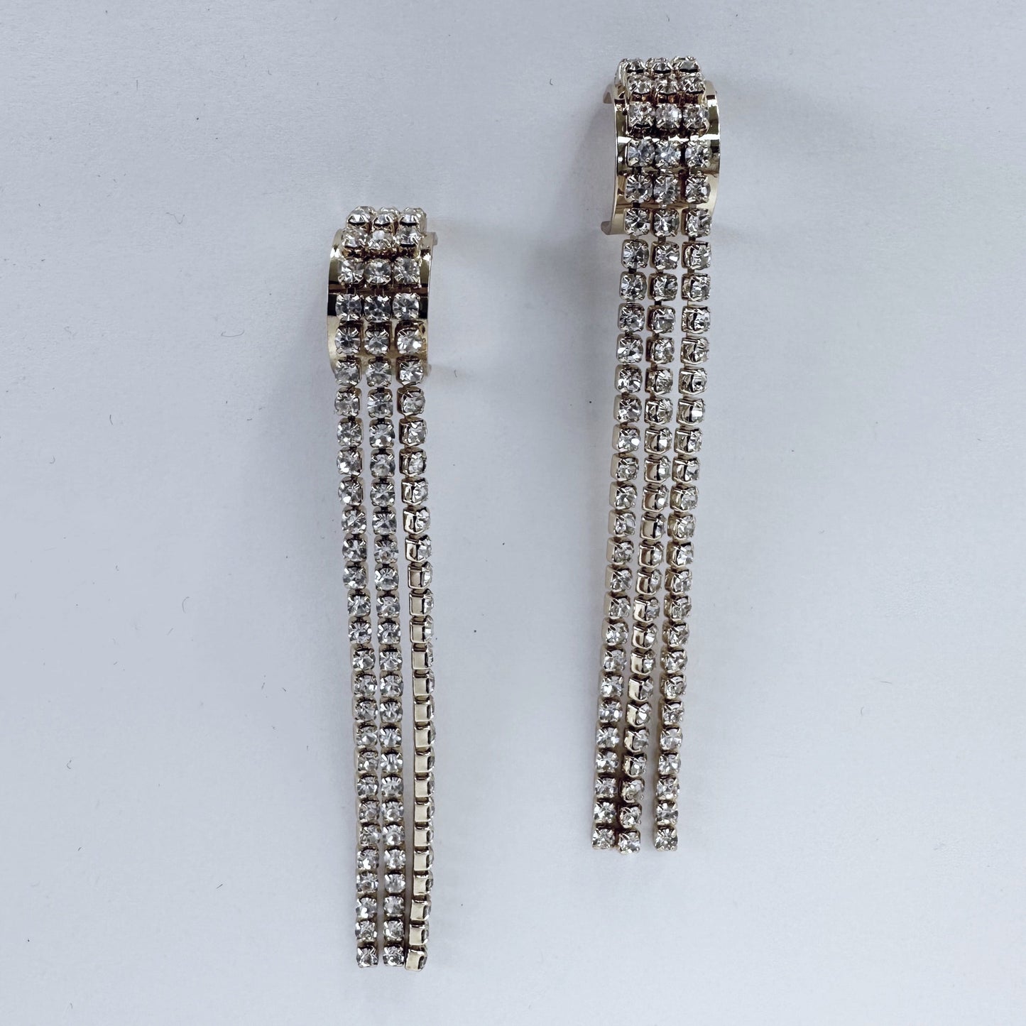 E1484 | Refined Rhinestone Earrings | 25E3061