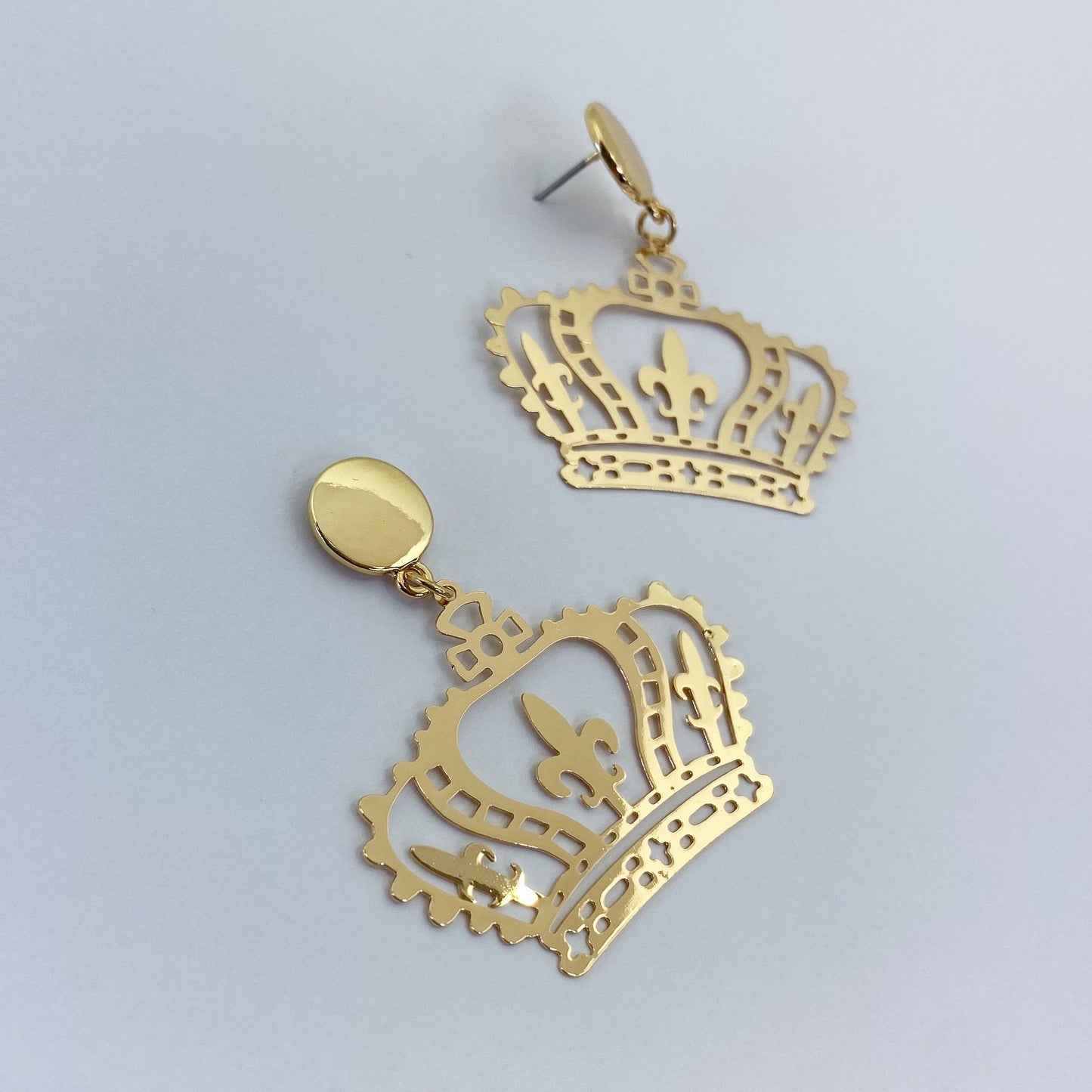E1962 | Regal Crown Earrings | 25E2903