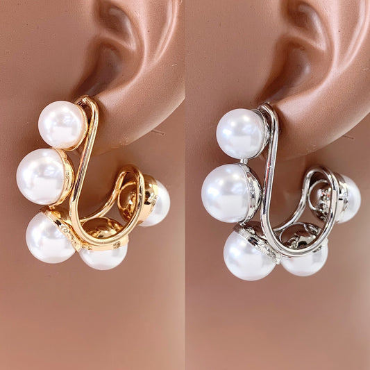 E0032 | Sculpted Pearl Curve Earrings | 78E4875