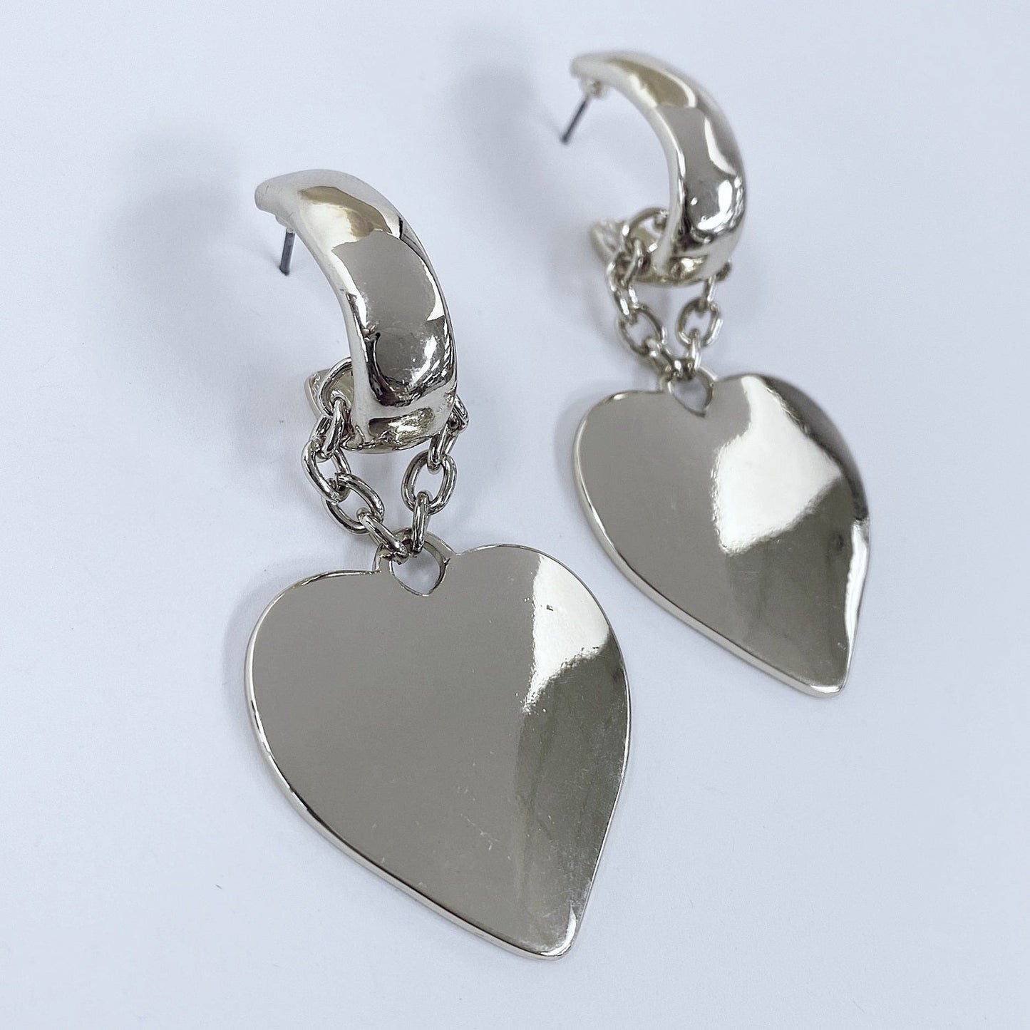 E1755 | Sleek Heart Earrings | 25E1549