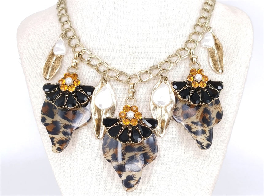 N0720 TNE2579 Charms Necklace