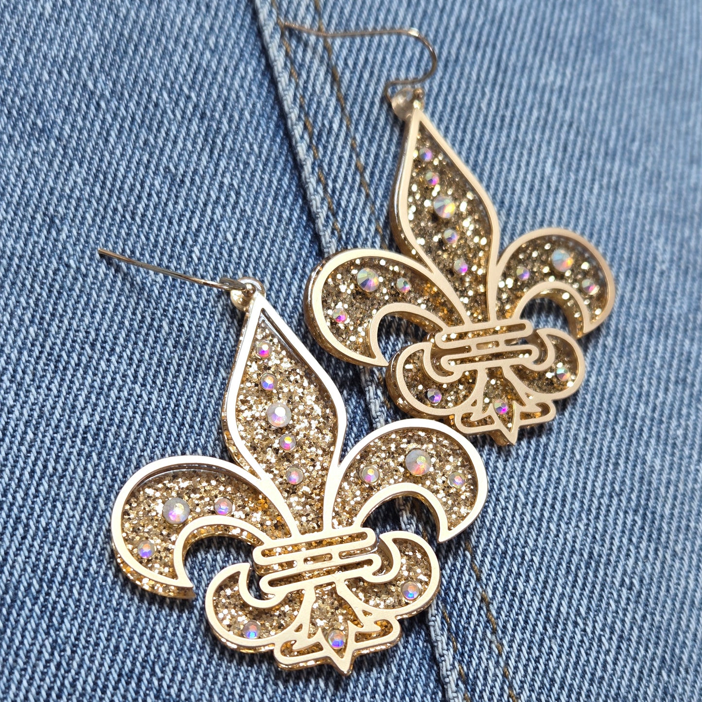 E1259 VER1162 Fleur de Lis Drop Dangle Earrings