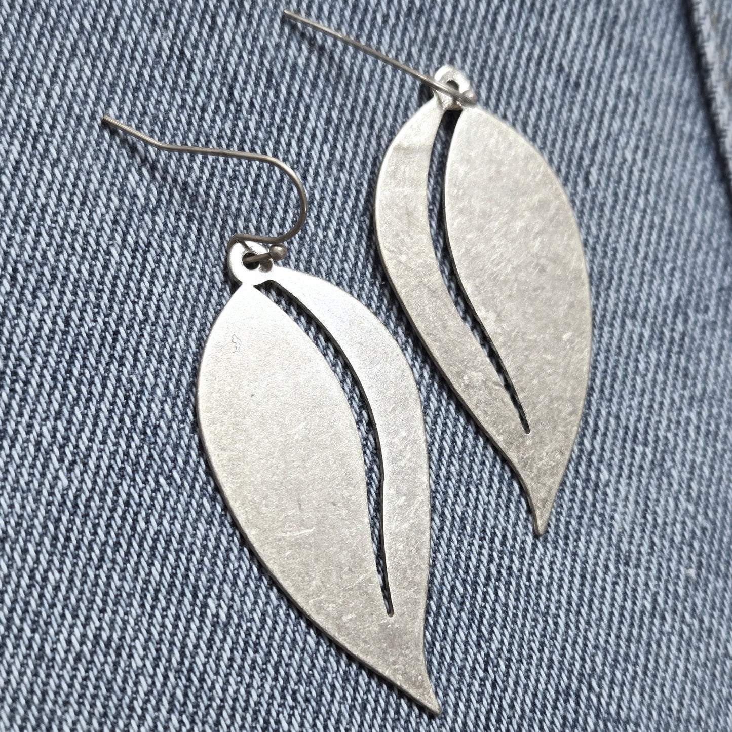 E1291 VER3659 Leaf Drop Dangle Earrings
