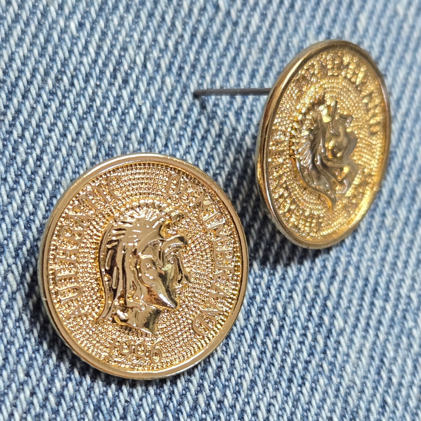 E1258 VER4169 Coin Stud Earrings