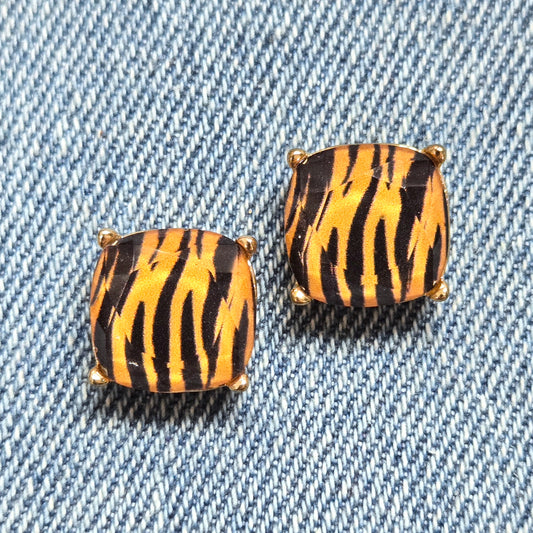 E1302 VER5578 Animal Pattern Stud Earrings