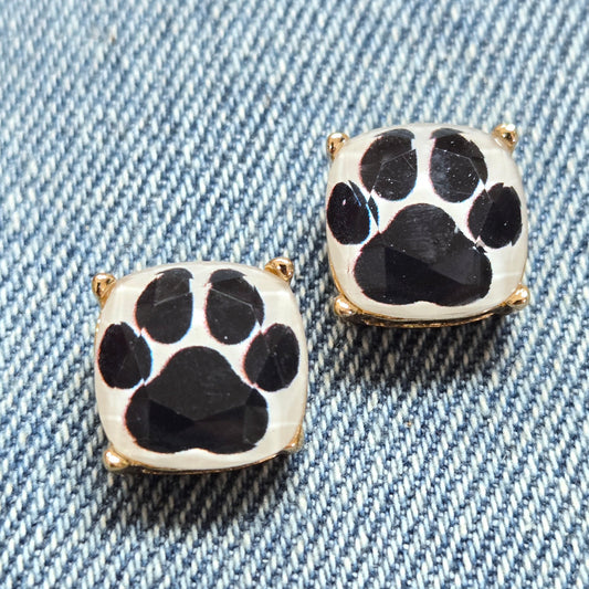 E1301 VER5854 Animal Paw Stud Earrings